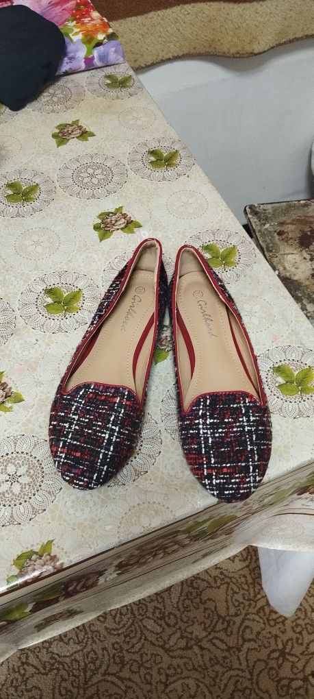 Продам балетки на узкую ногу.