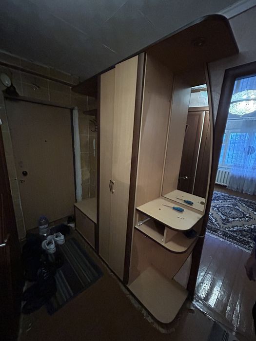 Продам шкаф в прихожку