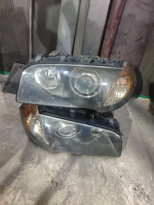 Vând faruri xenon BMW x3 2006 preț împreună.