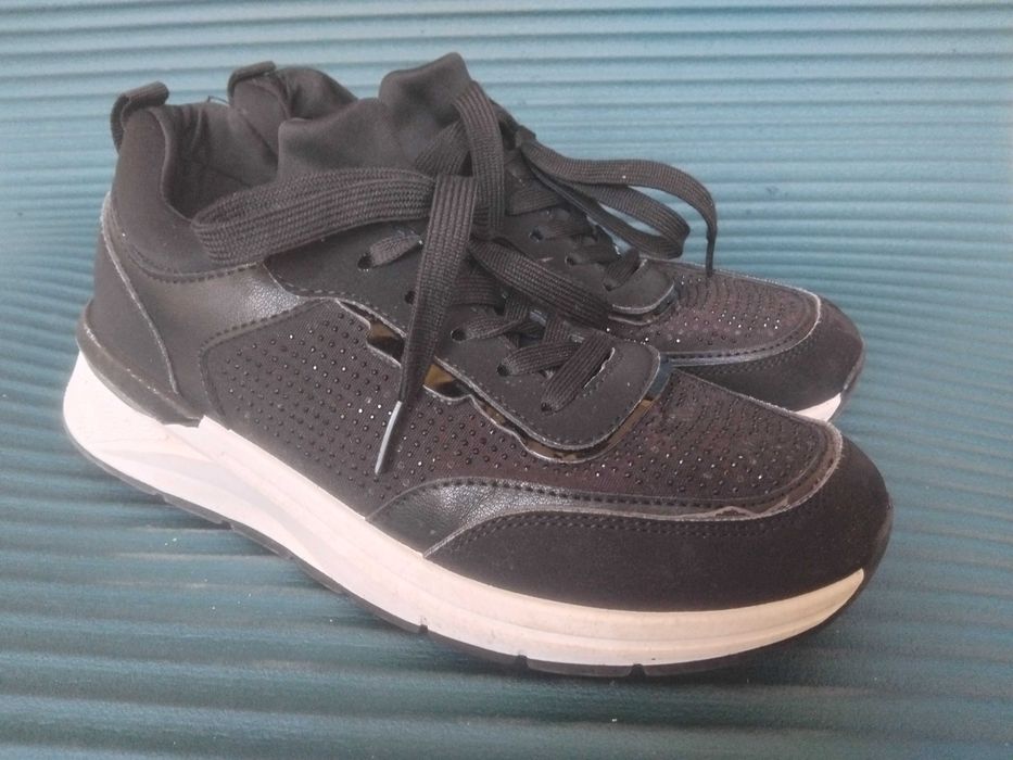 Удобни Маратонки 39 номер