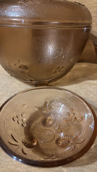 Набор  посуды из карамельного прессованного стекла