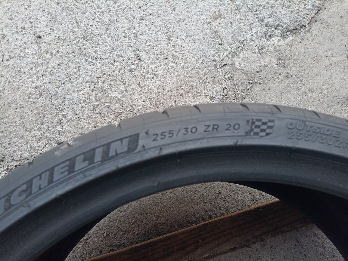 2 anvelope Michelin 255/30 ZR20 dot 4021