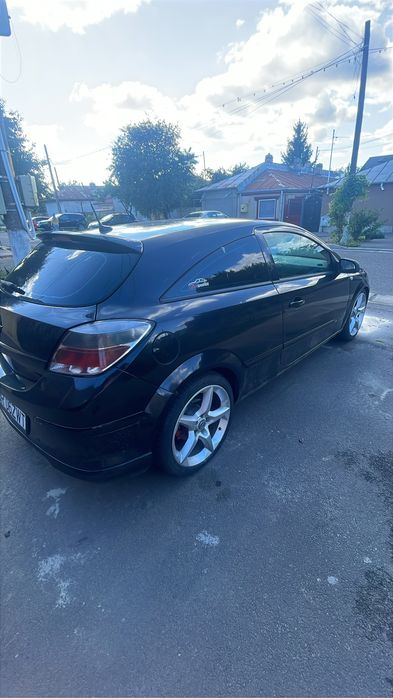 Opel astra h gtc