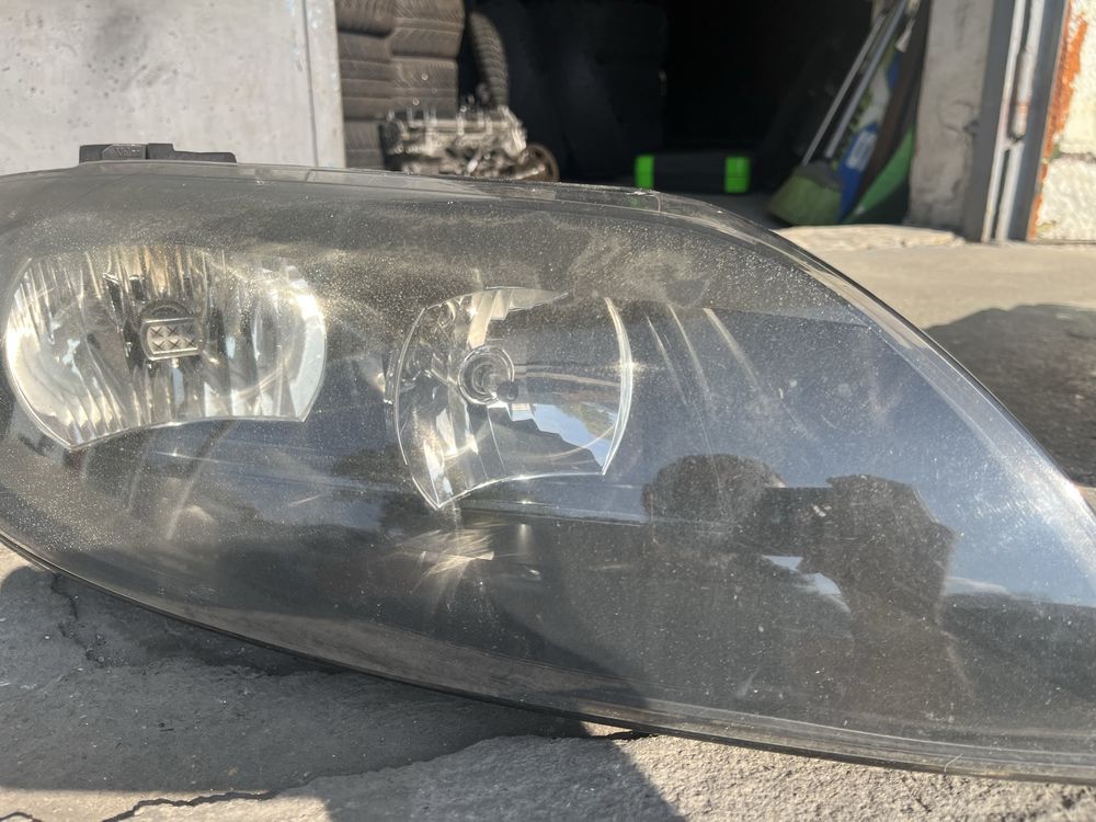 Оригинални фарове за Audi Q7 4 L