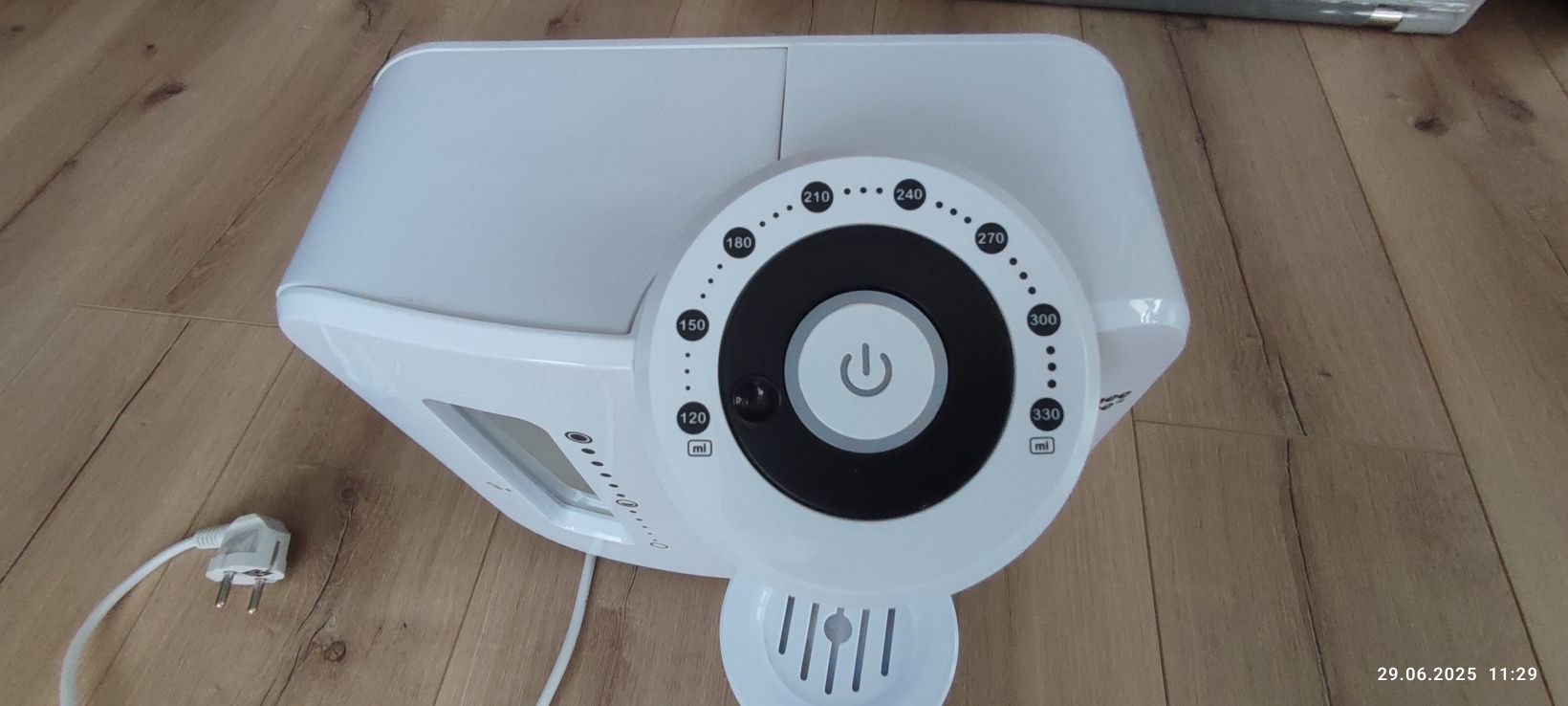 Tommee Tippee Електрически уред за приготвяне на адаптирано мляко