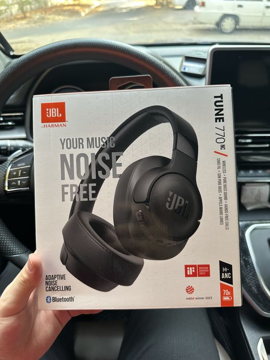 JBL TUNE 770 NC by Harman (Black)