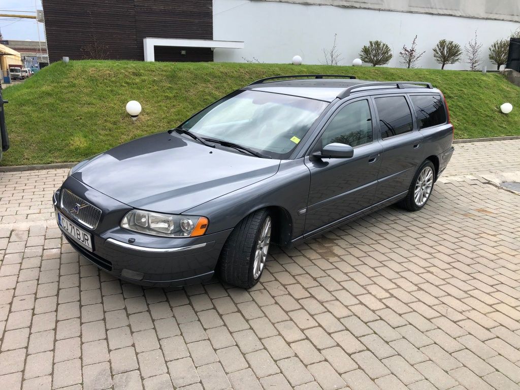 Vând Volvo V70 2005