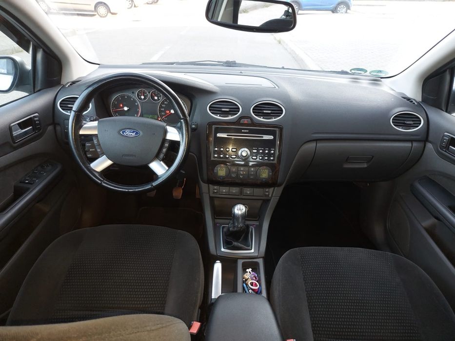 Ford Focus 1.6 benzina GHIA