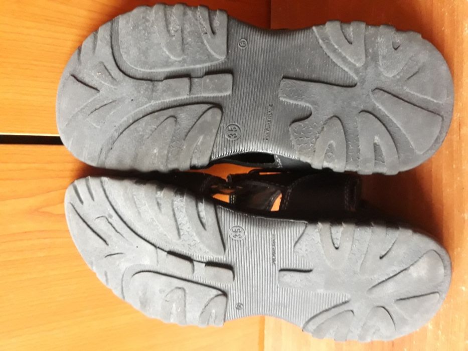 Sandale din piele nr. 35