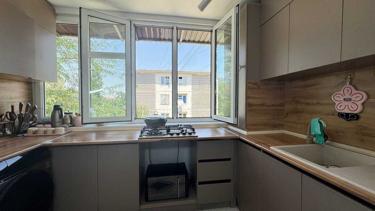 Киргили ФарПИ 2 хонали квартира сотилади.ID: 1158