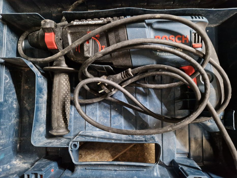 Inchirieri  Betoniera, Masina de taiat gresie cu apa, Scule de mana.