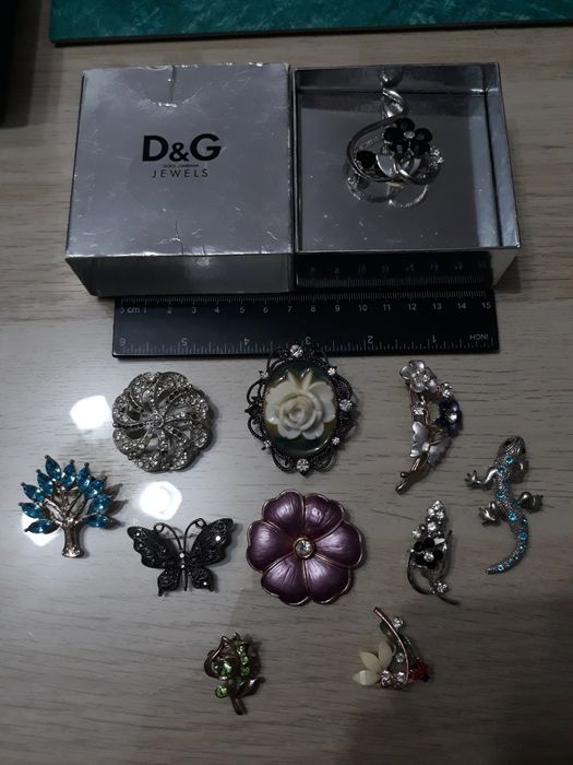Lot Broșe și pandantive damă