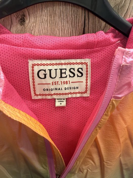Ветровка яке Guess