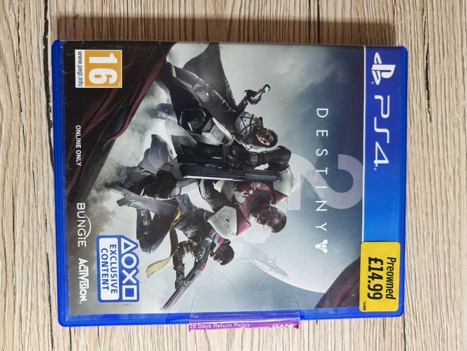 Consola PS 4 + 6 jocuri