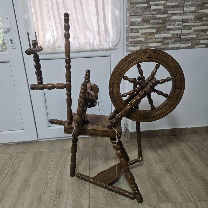 Roată de tors vintage