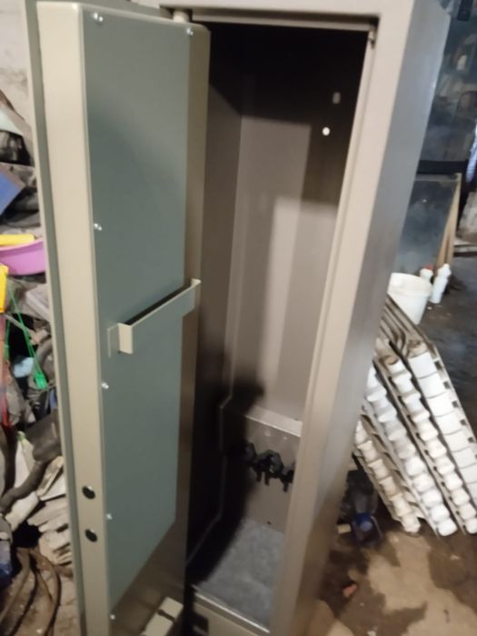 Продаю прочный сейф