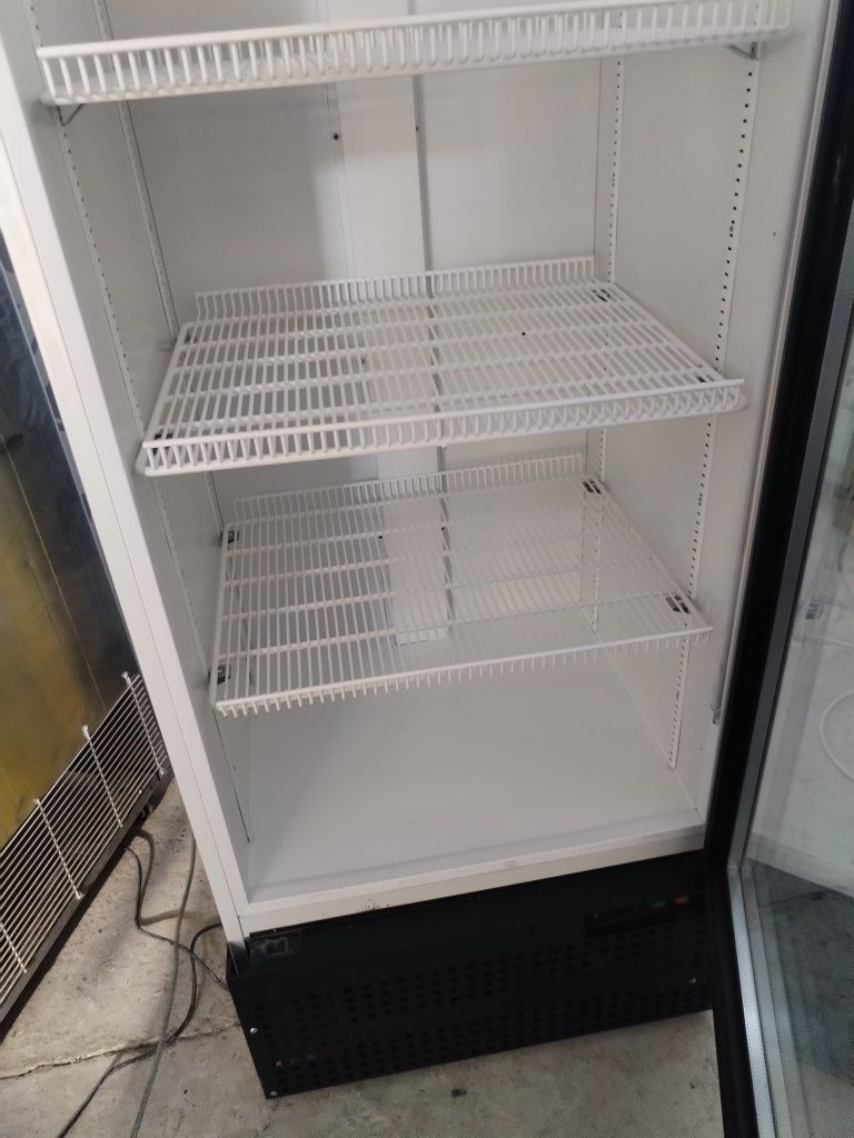 Vitrina frigorifica șlim pe led frigider