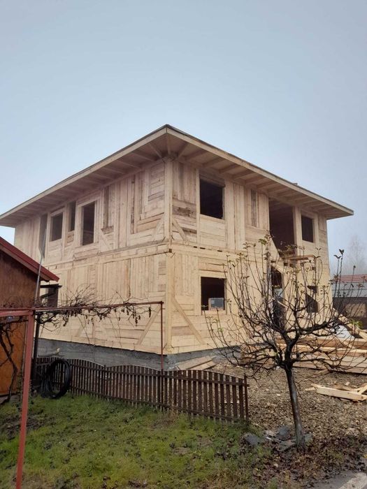 Construim Case din Lemn la Roșu
