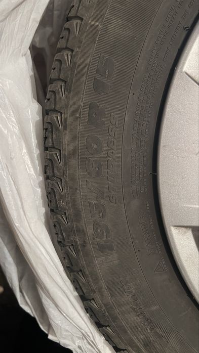 Зимние шины диски и калпаки состояние хорошее
