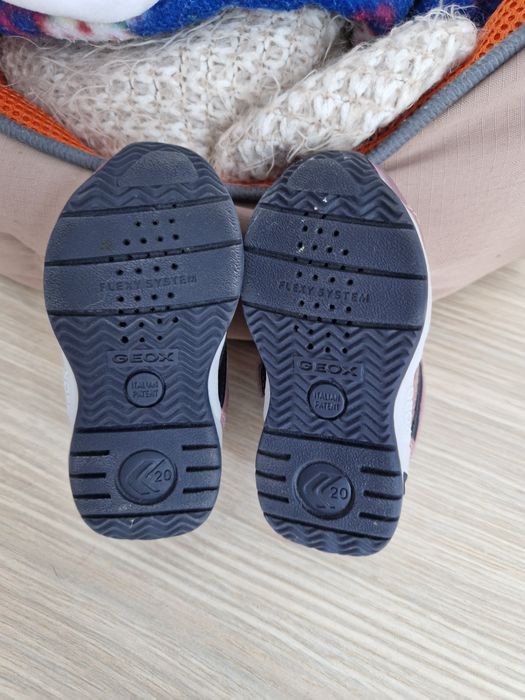Adidasi Geox fete