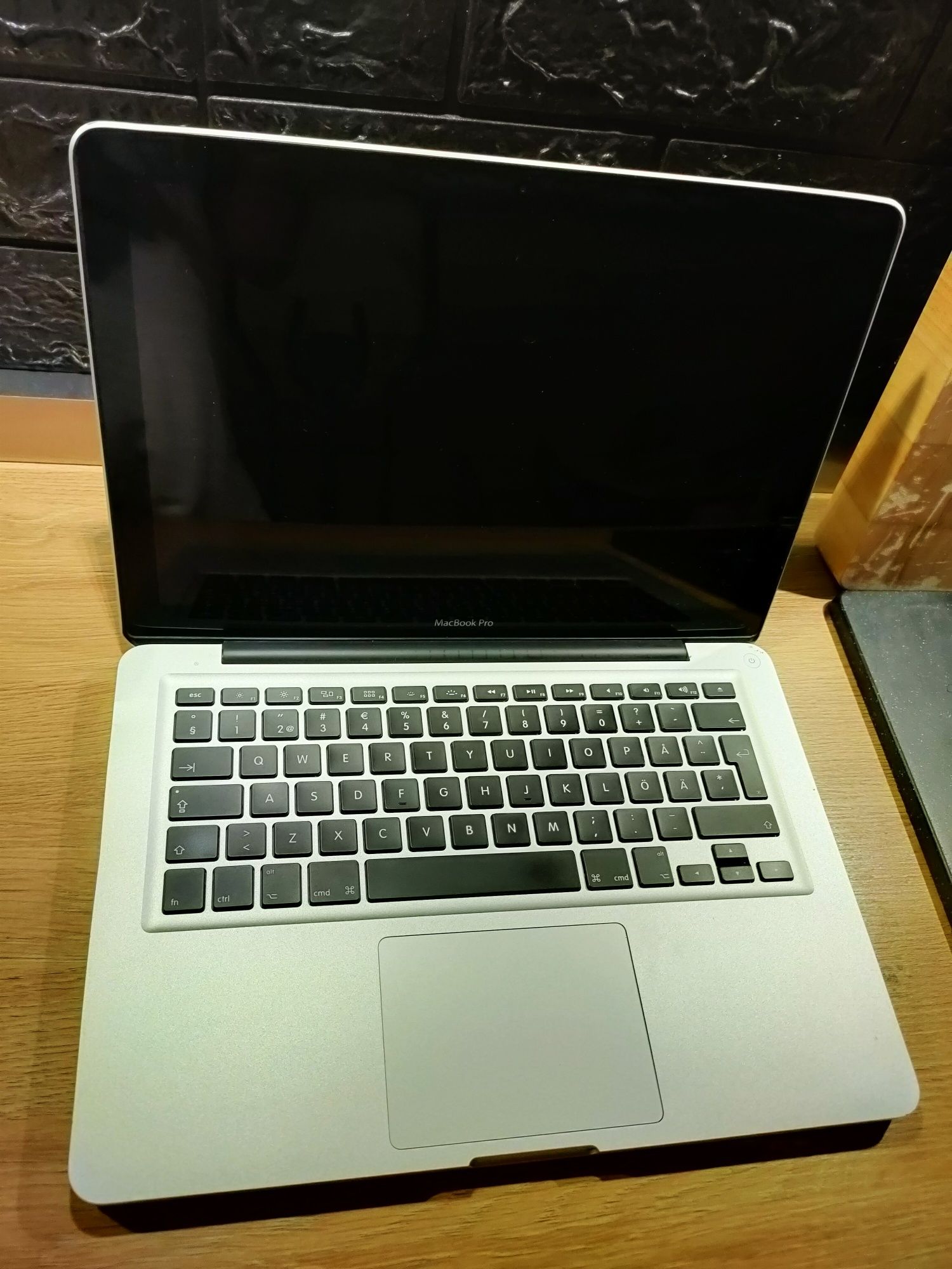 MacBook Pro 13" Intel i5 - 8GB RAM 120GB SSD (Apple iMac Air)