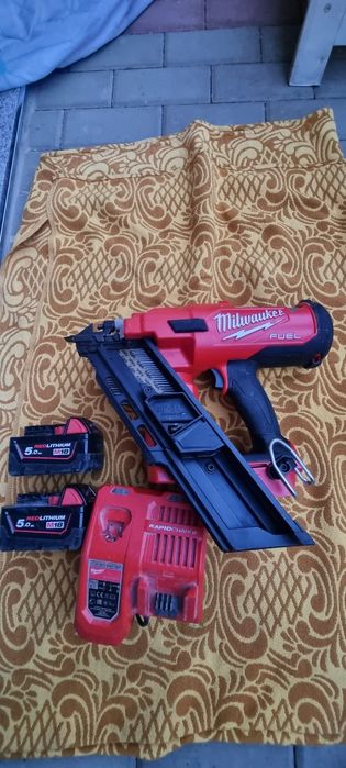 Pistol cuie Milwaukee M18 FFN