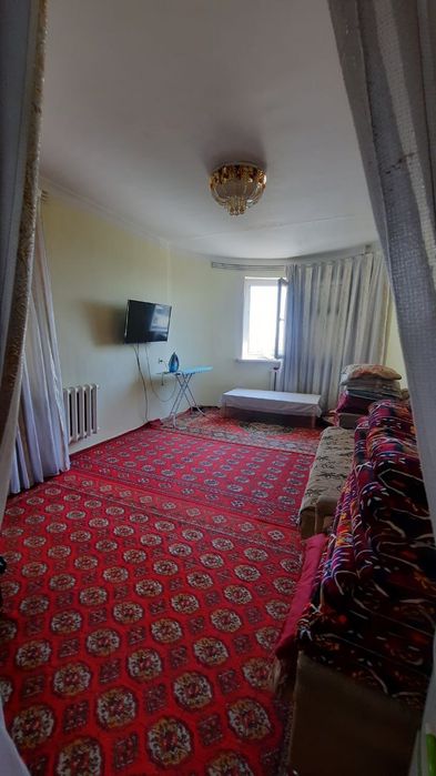 1 xonali uy uchtepa xokimiyati oldida.