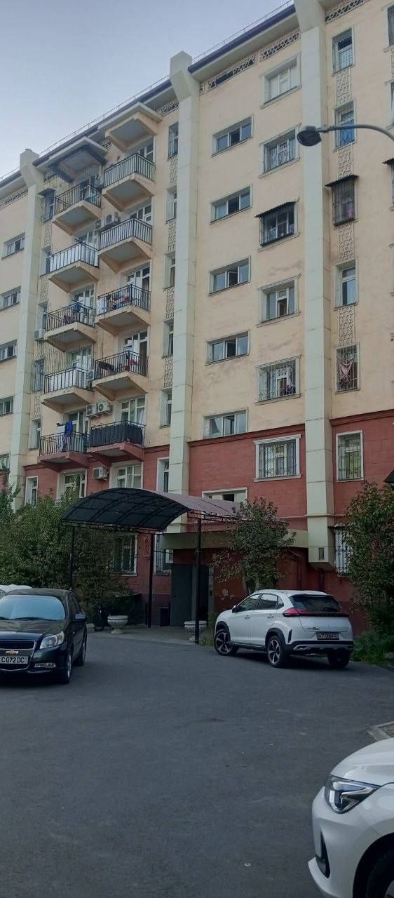 Срочно Продается квартира 2/2/7
Адрес: Янги хайот 6А