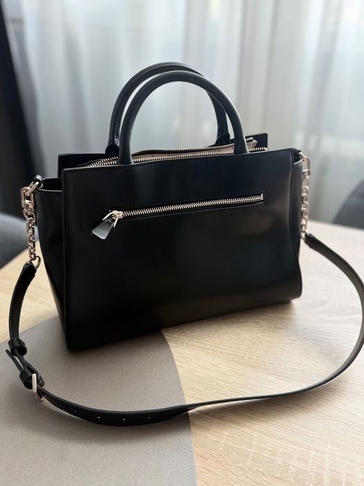 Дамска чанта Guess