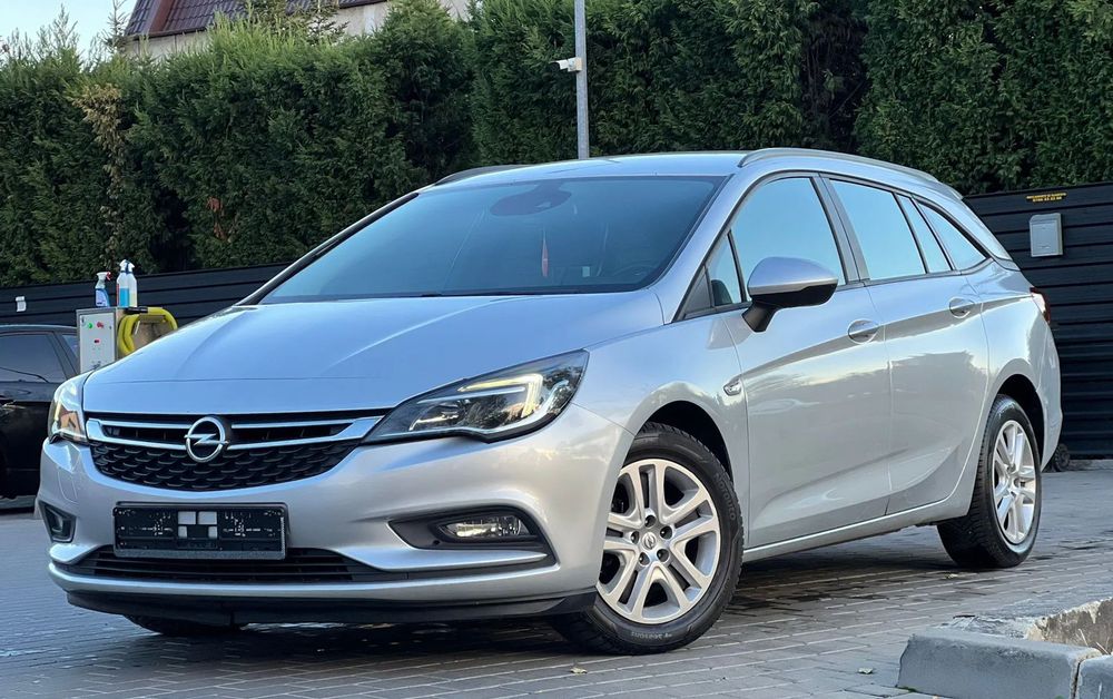 Opel Astra 1.6 TDCI -Webasto/ navi / climatronic