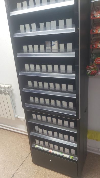 Срочно продам витрину для сигарет.