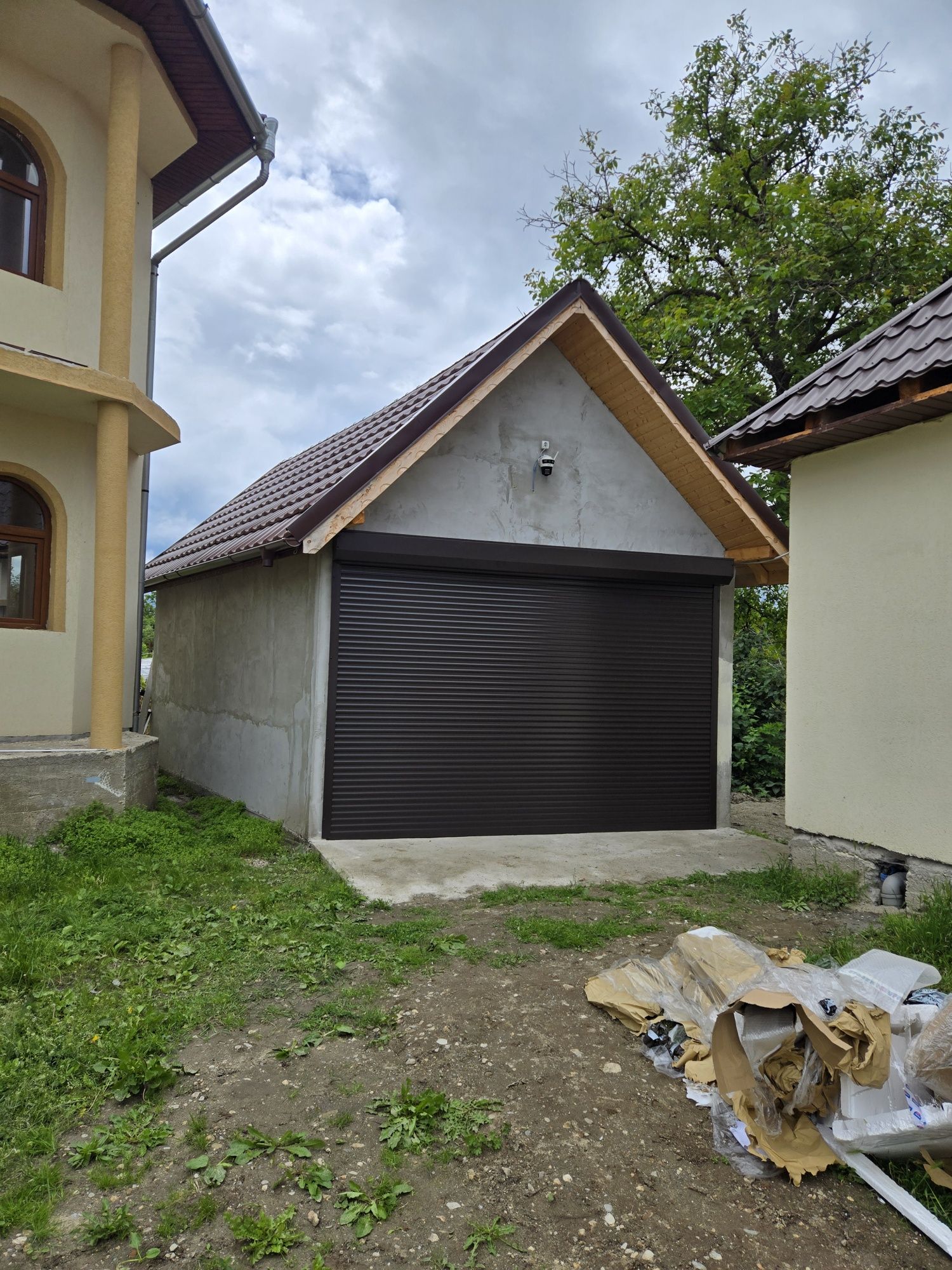 Usa secționala,usa de garaj,  uși pietonale , usi tip rulou