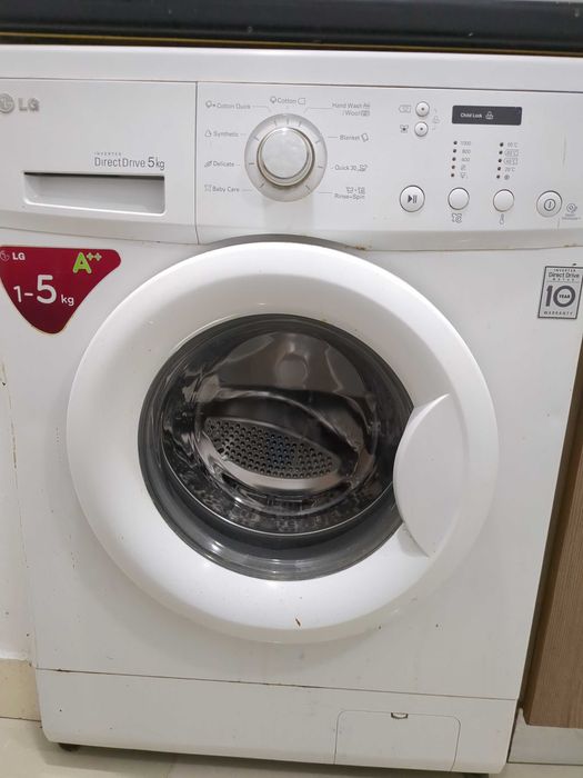 Vând Mașină de Spălat Rufe LG Slim – Stare Impecabilă!