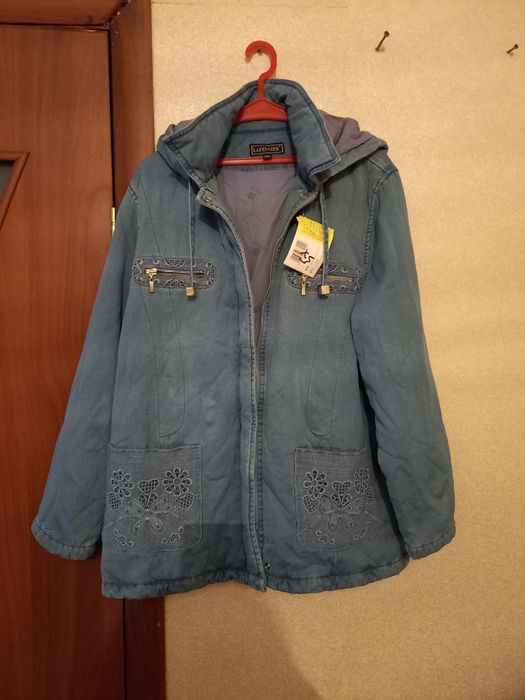 Продам новый женский джинсовую куртку