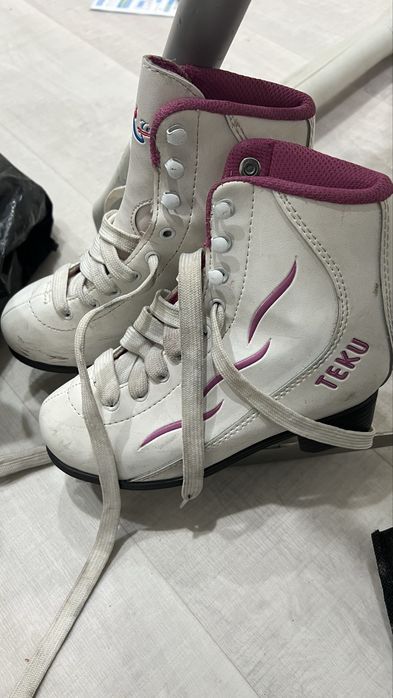 Продам Коньки детский 10 тыс . Тг