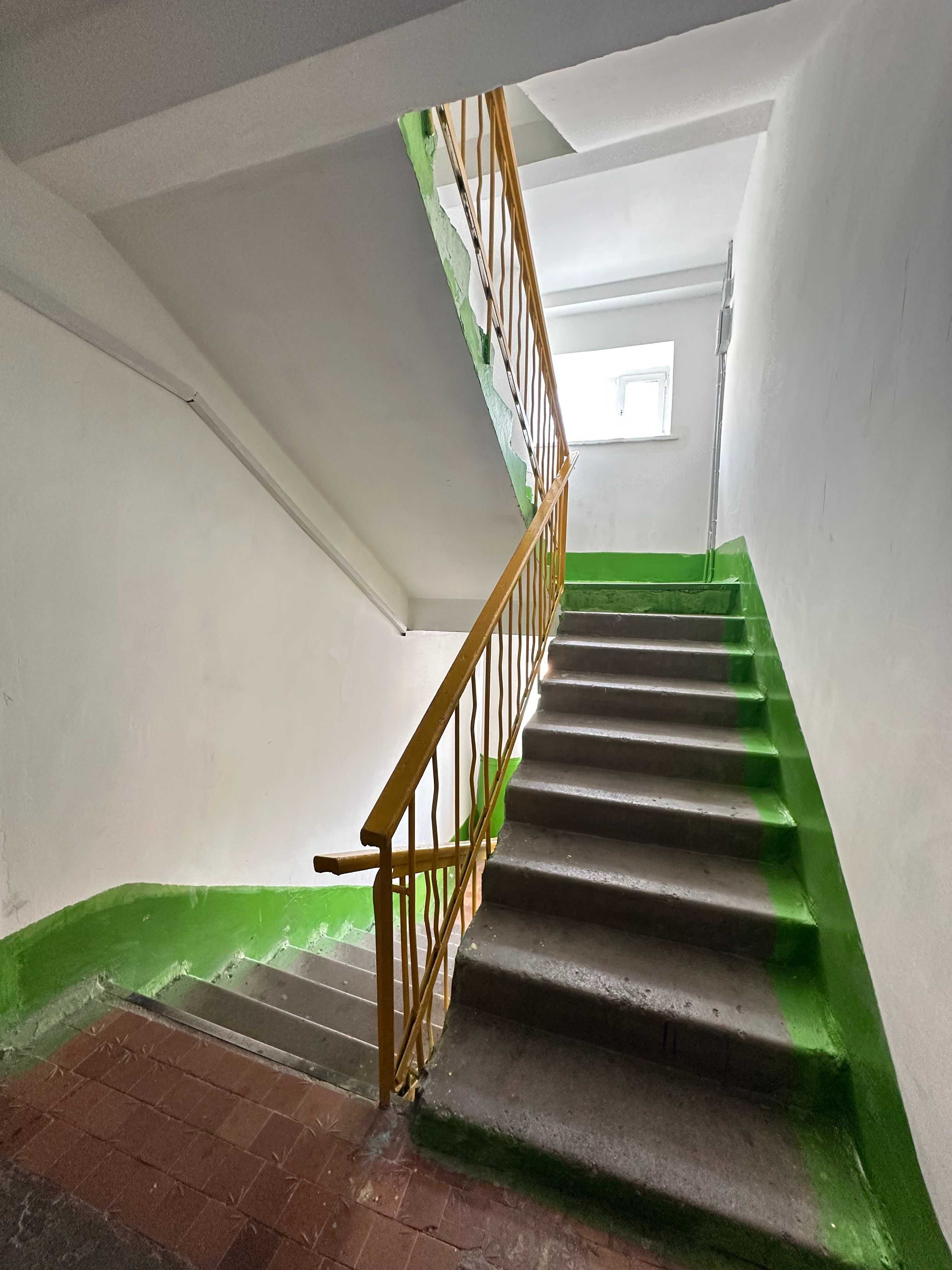 Двухкомнатная 54 м². Крамского 44/2. Кирпичный дом. 2-ой этаж из 5-ти
