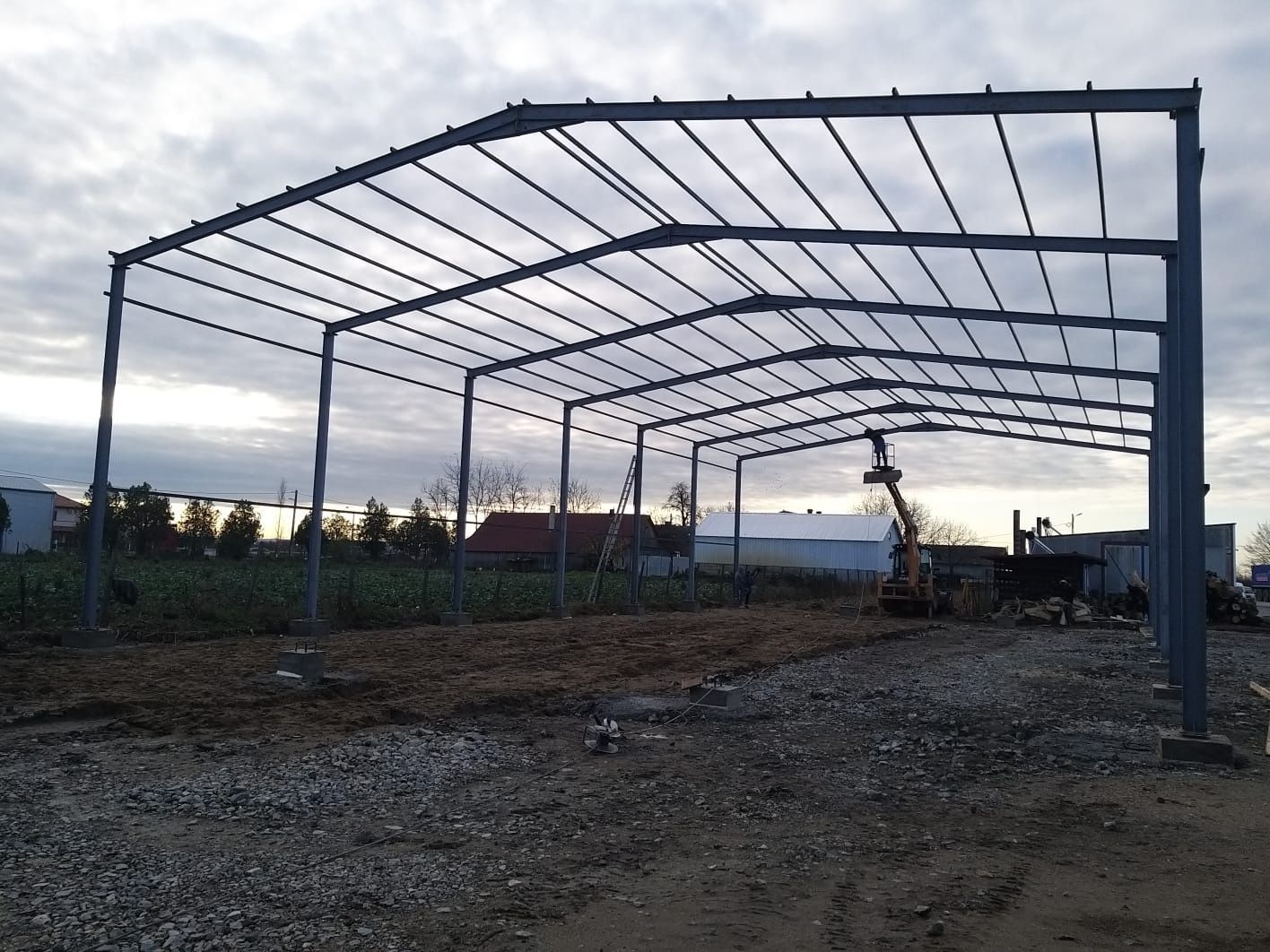 Vand hală metalica 11,60m×20m×4m ferme ipe 180 si stâlpi ipe 200