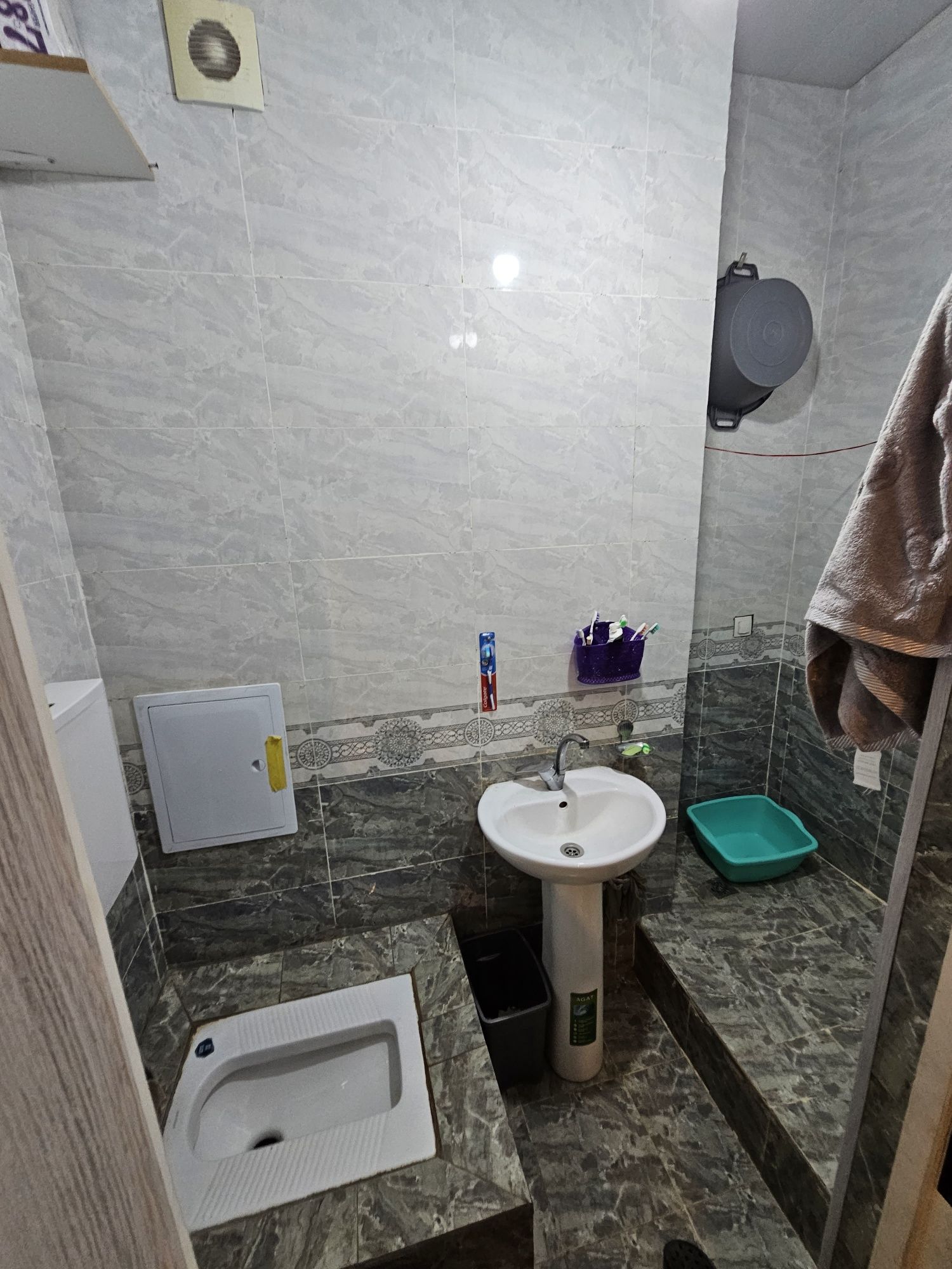 Sampi bozori Bog'ishamol turarjoy kompliksi. 3 xonali faqat oilaga