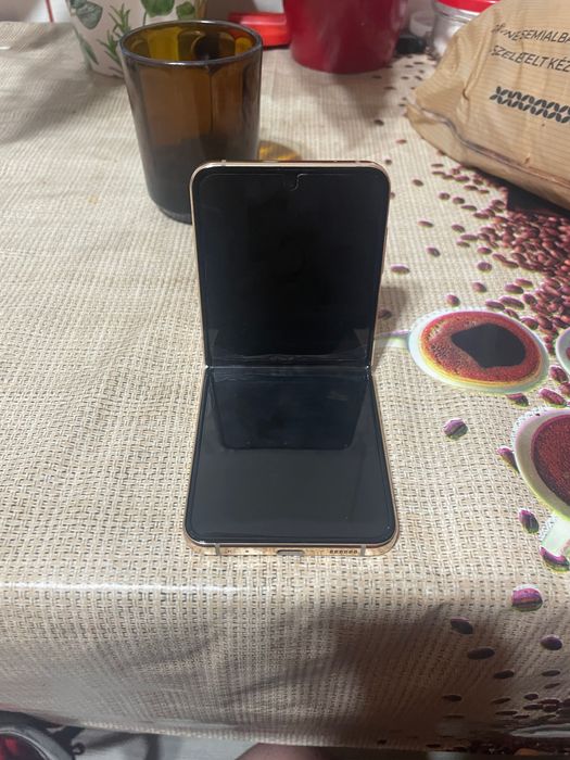 Samsnug galaxy z flip 4