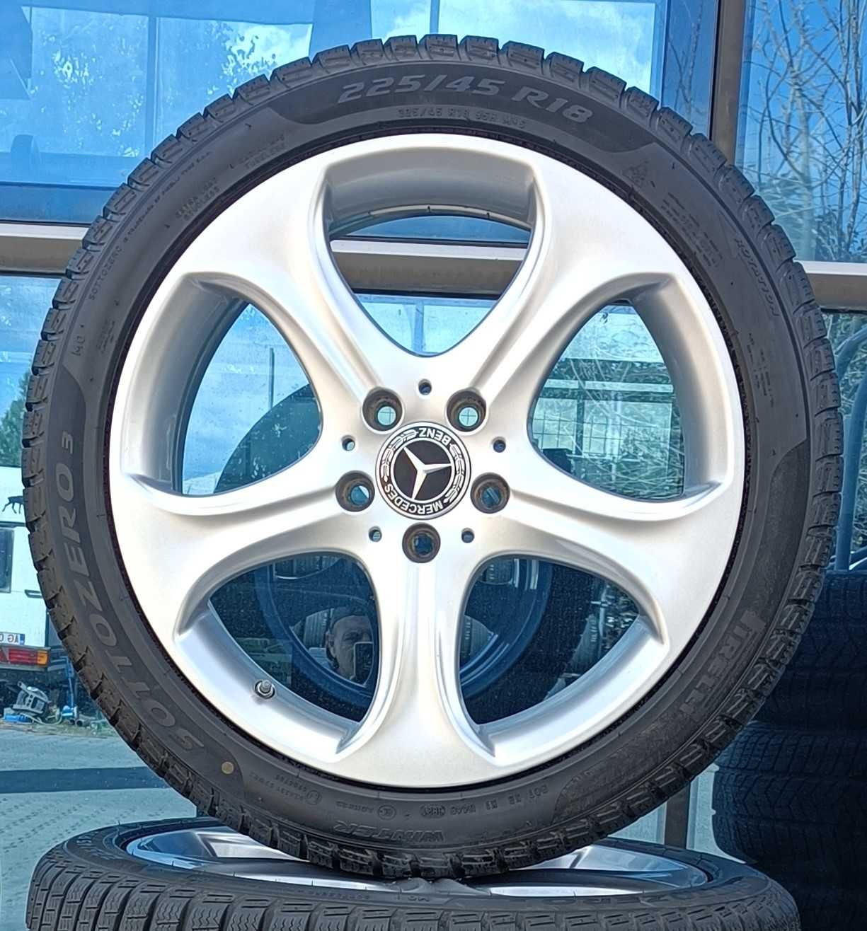 Jante Mercedes W205 C classe Anvelope vara Pirelli 225 45 18