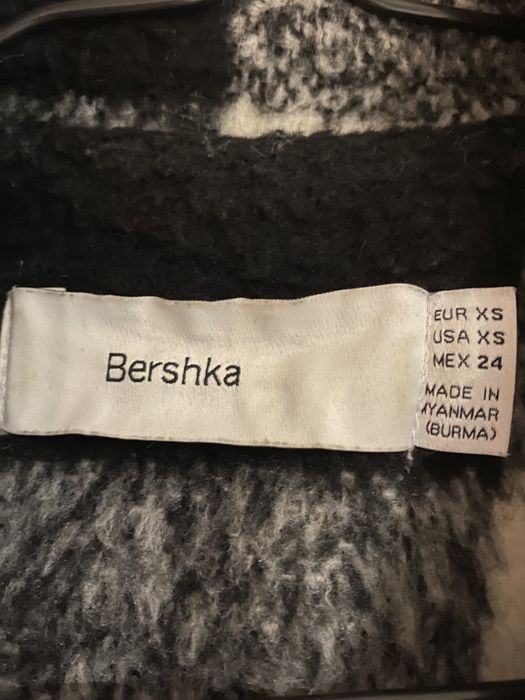 Зимно яке тип риза Bershka, размер XS, но е широко и става за  S/M
