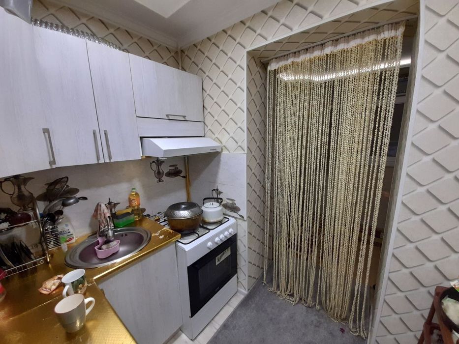 Продаю свою Чиланзар 22 4/1/4 кирпич 2ком жилой 2ком нежилой 
4^5/1/4