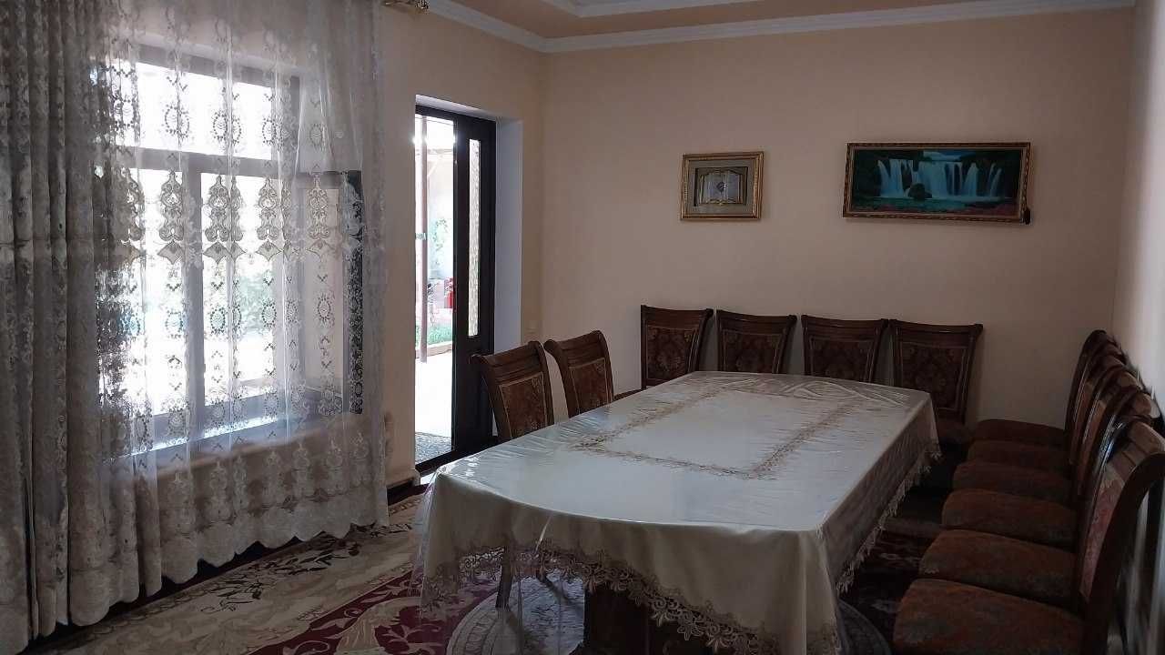Уй сотилади Зангиота Зиратгохдан утканда Абдулла Ортиков 44000 нархи