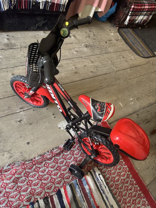 Bicicleta copii de la patru la sase ani
