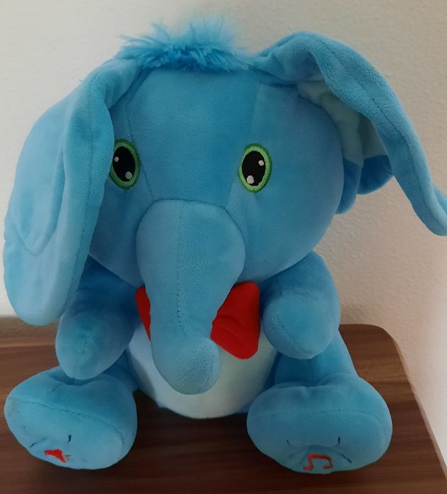 Bunica Gâscă spune 3 povești și Tino Boo Elefănțel