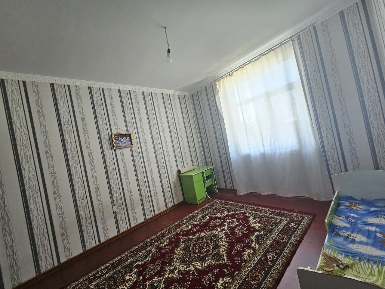 Квартира арендага берилади. Факат оилага. 2 хонали.2- этажда жойлашган