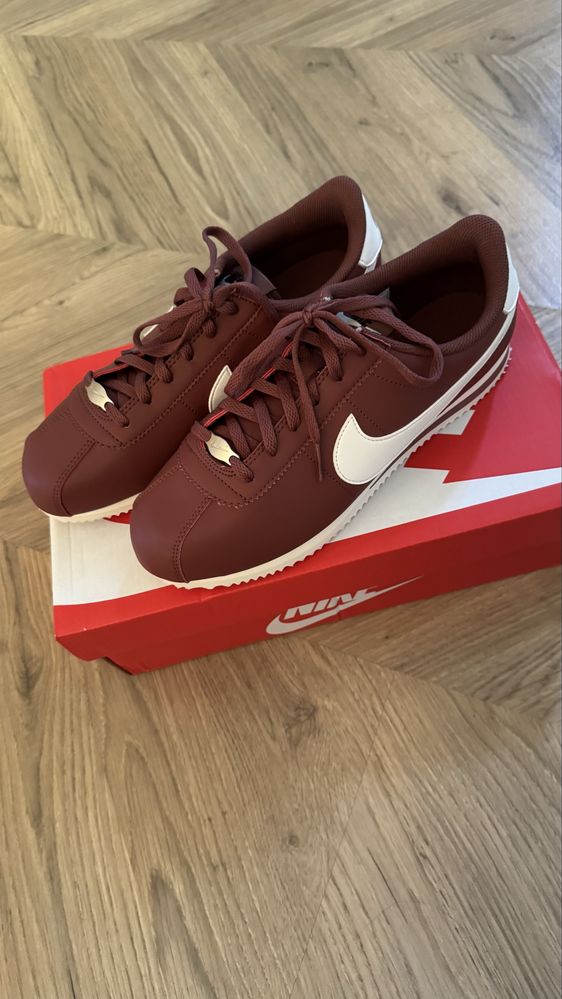 Кроссовки nike cortez