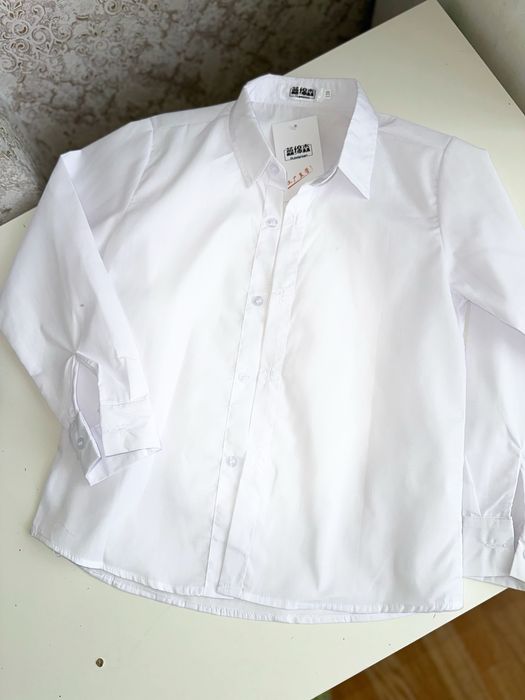 Школьный рубашка для мальчика срочно продам