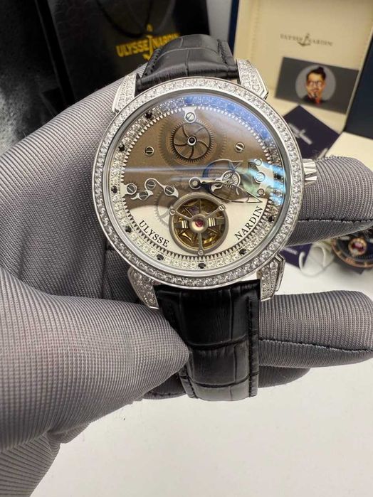 Ulysse Nardin кожата / сребро / диамант