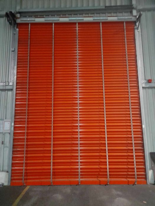 Porti de garaj din aluminiu